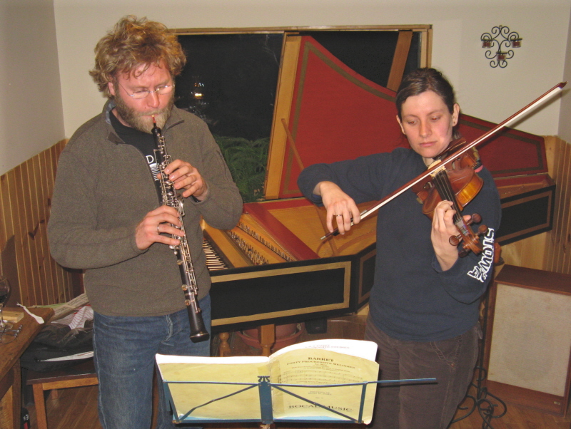 Zoom in Horn & Fiddle duet in LSH